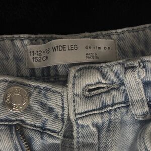 Denim&Co Girls size 11/12 Sky Blue Wide Leg Jeans with rhinestones